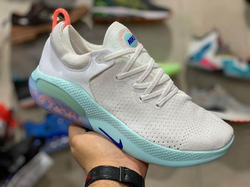 Professional trouser and pant dry-cleaning service near me – crisp, spotless finish with Laundrywala's premium garment care.